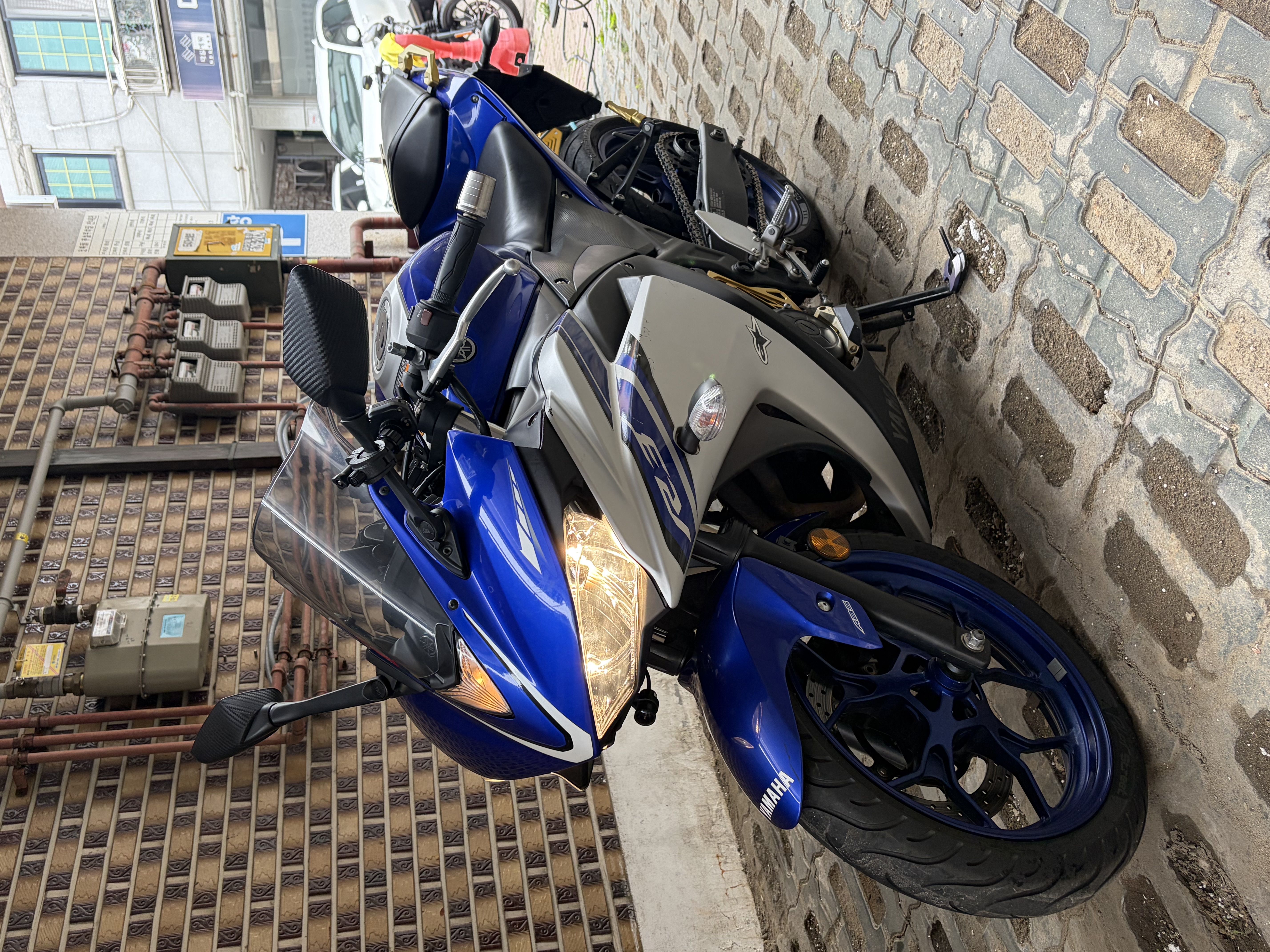 YZF-R3
